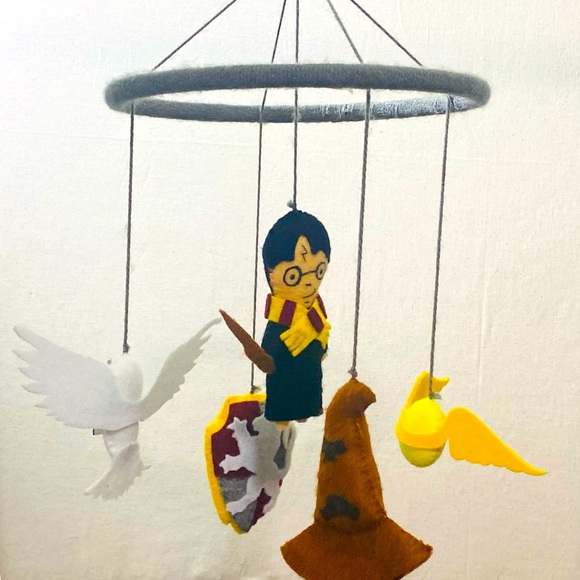Harry Potter Baby Mobile Felt Nursery Crib Decor Baby Gift Gryffindor Snitch Owl - Picture 1 of 14